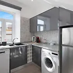 Traditional 3 Bedroom Διαμέρισμα *