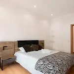 Traditional 3 Bedroom Διαμέρισμα *
