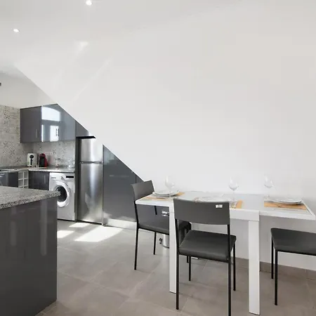 Traditional 3 Bedroom Apartment