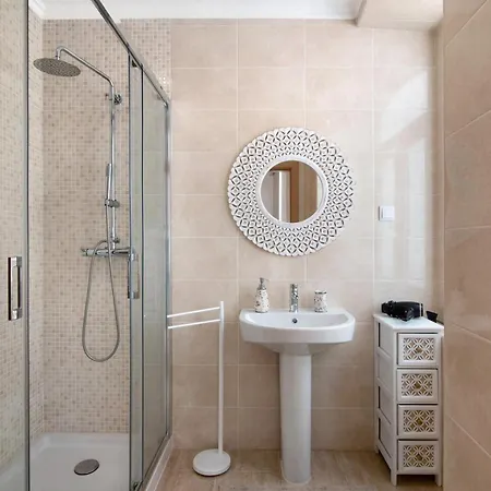 Traditional 3 Bedroom Διαμέρισμα *