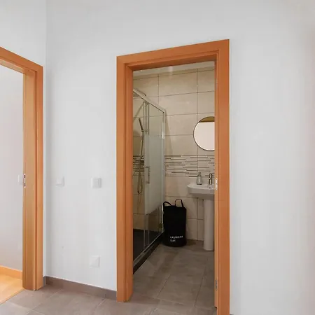 Διαμέρισμα Traditional 3 Bedroom *