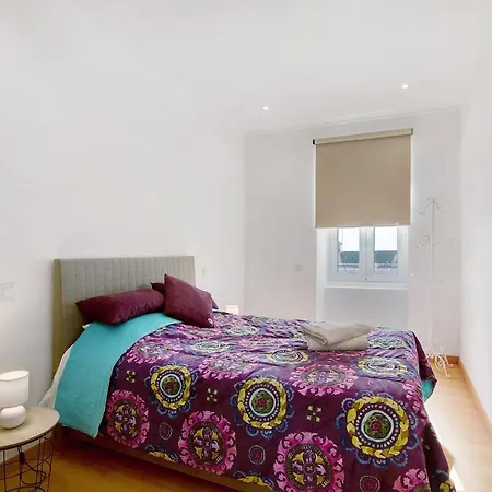 Traditional 3 Bedroom Apartment *