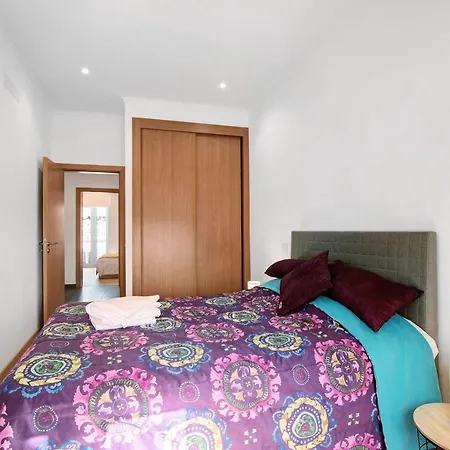 Apartment Traditional 3 Bedroom *