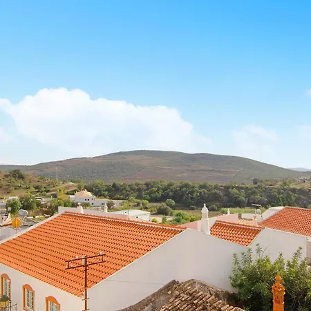 Traditional 3 Bedroom Apartman *