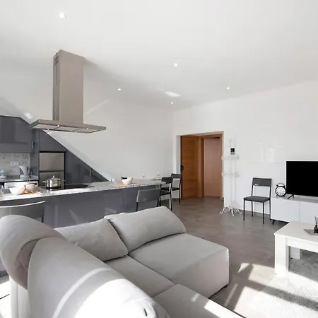 Traditional 3 Bedroom * Alte