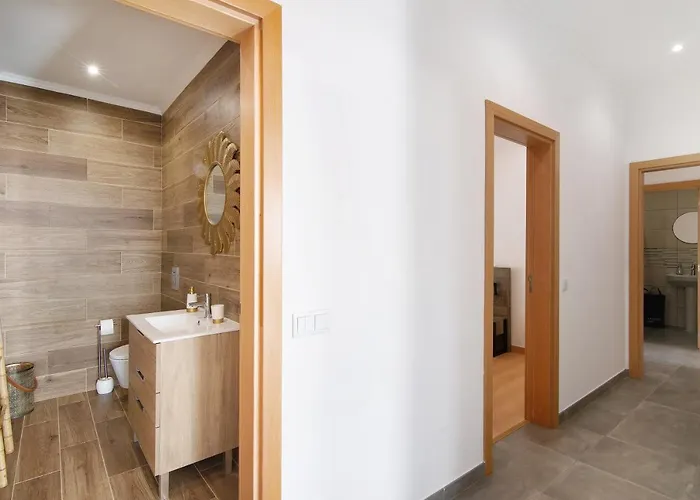 Traditional 3 Bedroom Apartman Alte