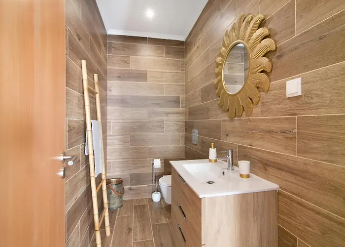 Traditional 3 Bedroom Apartman *